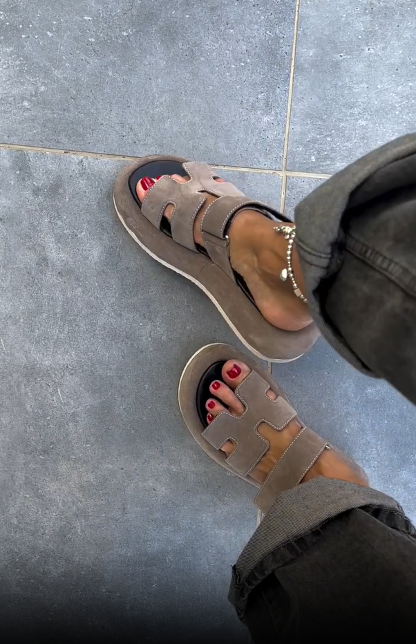 Ladies' fashionable summer flat height sandals