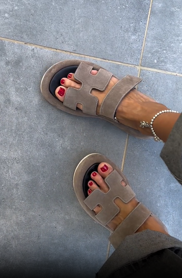 Ladies' fashionable summer flat height sandals