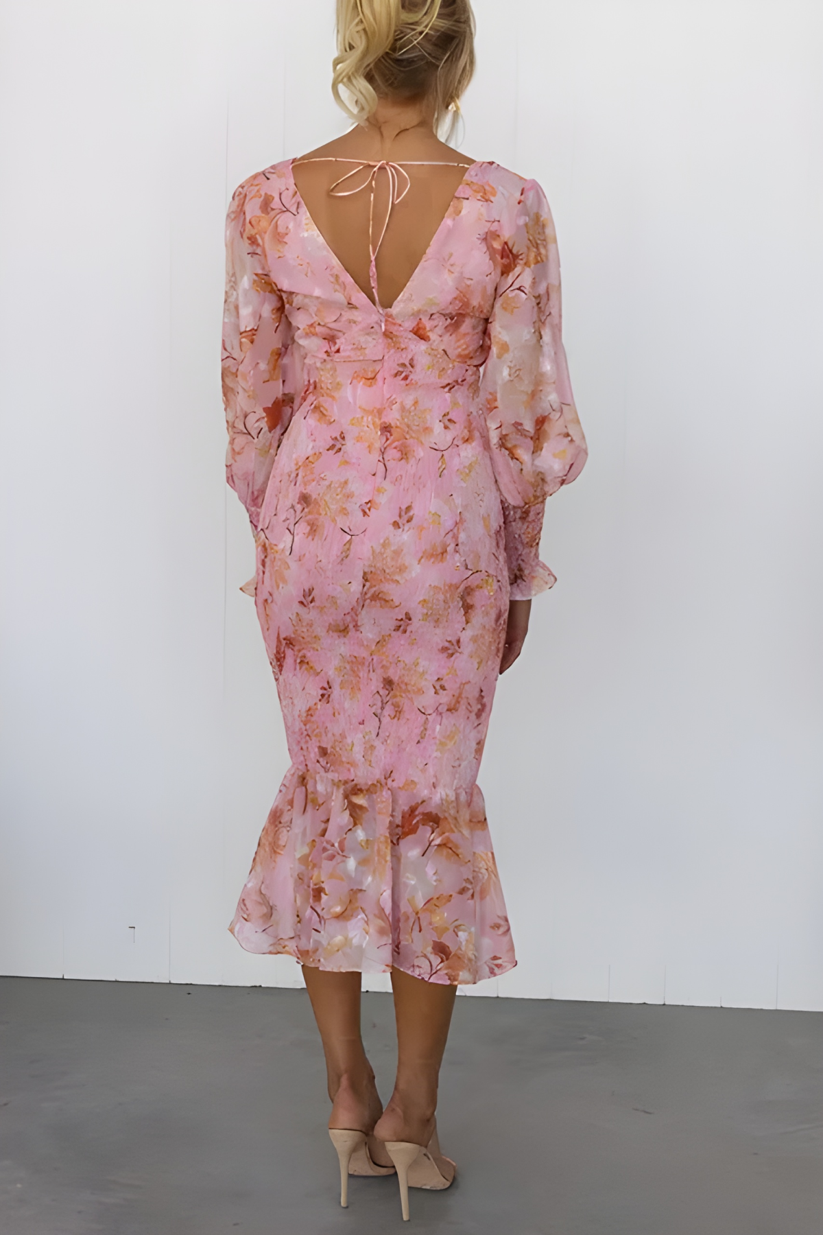 Karina – Ponadczasowy design – Idealna na wydarzenia